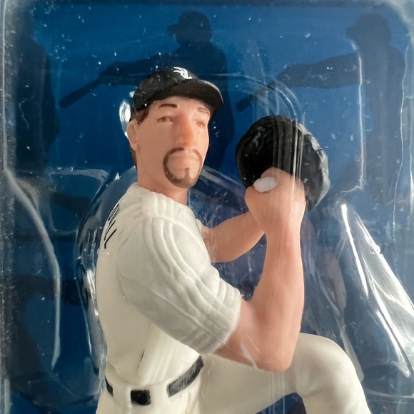 NWOT 1993 collectible baseball figure - Picture 4 of 4